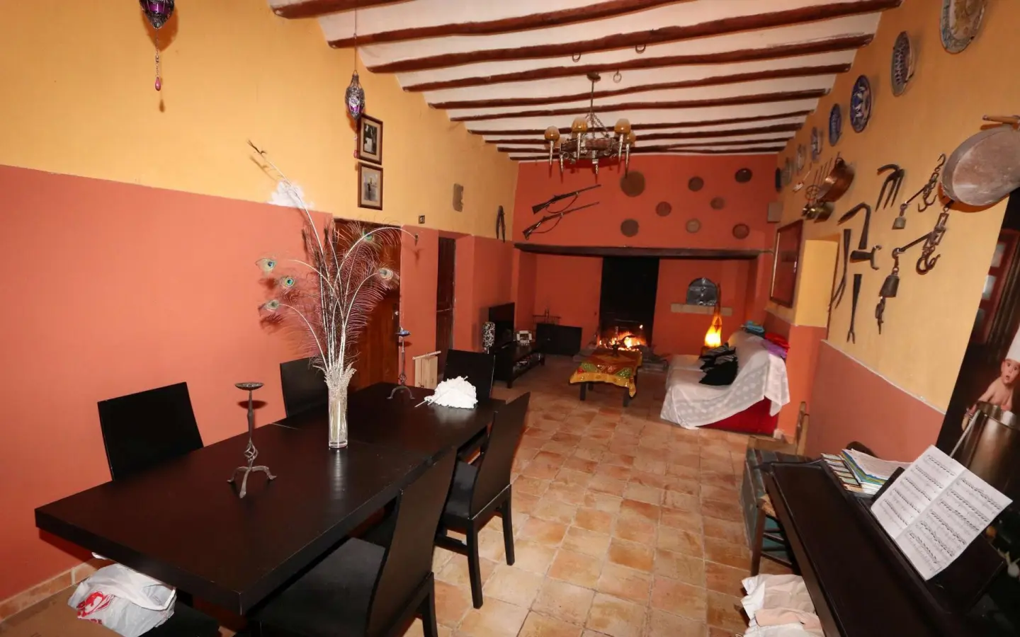 10-bedroom Commercial In Pinoso, Spain (700 M²)