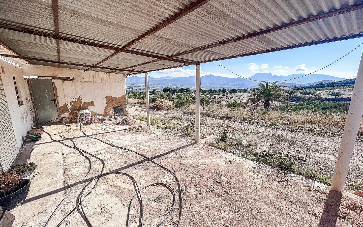 2-bedroom Country House In Elda, Spain (180 M²)