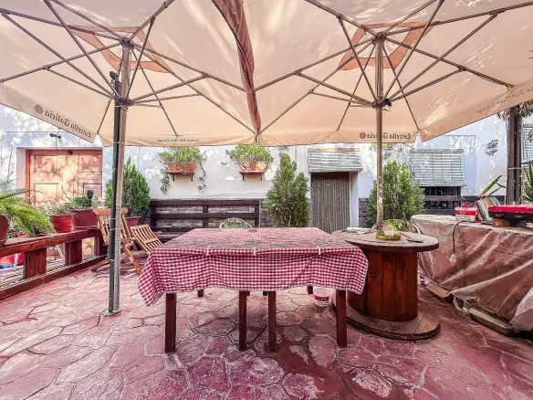 9-bedroom Semi In Sax, Spain (278 M²)