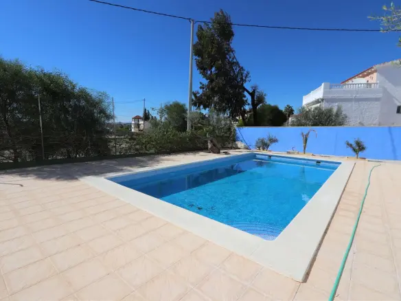 11-bedroom Commercial In Fortuna, Spain (500 M²)