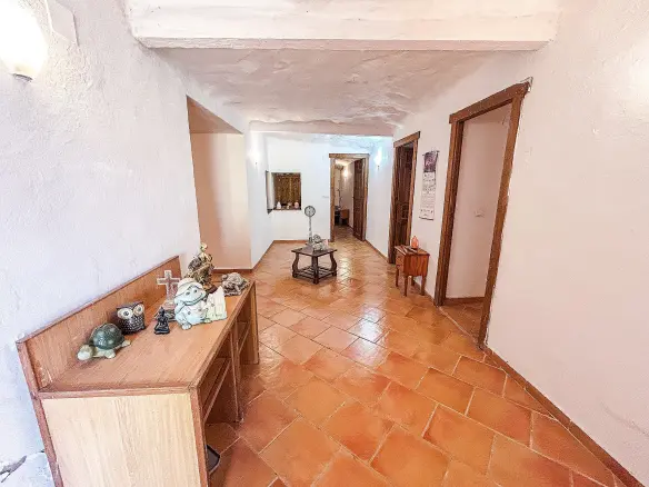 4-bedroom Cave House In Casas Del Señor, Spain (250 M²)