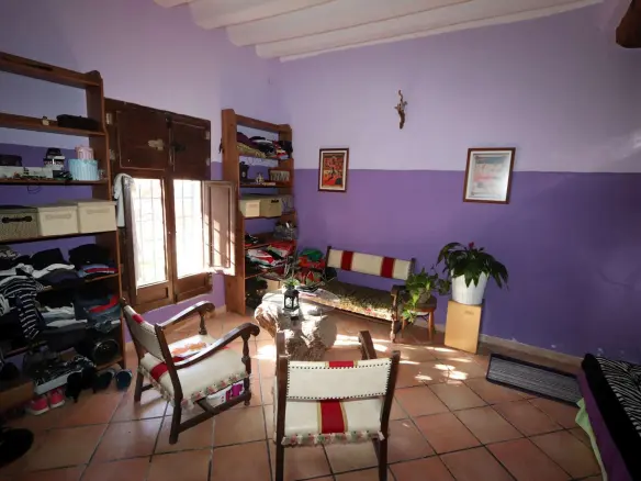 10-bedroom Commercial In Pinoso, Spain (700 M²)