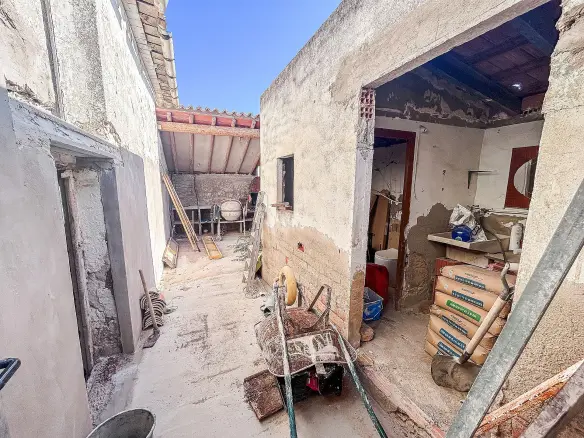 2-bedroom Country House In Elda, Spain (180 M²)