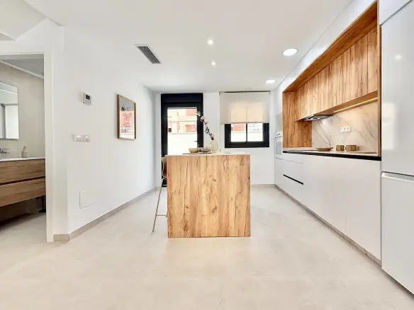 3-bedroom Detached Villa In Cox, Spain (81 M²)