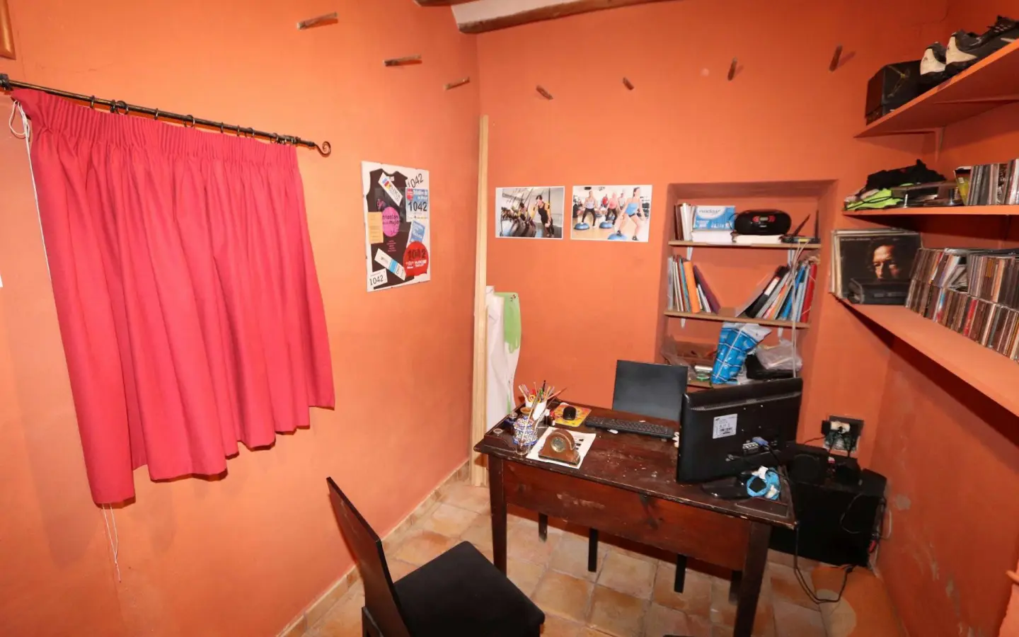 10-bedroom Commercial In Pinoso, Spain (700 M²)