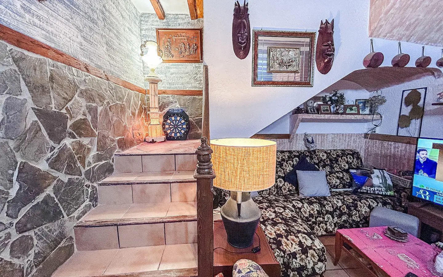 9-bedroom Semi In Sax, Spain (278 M²)