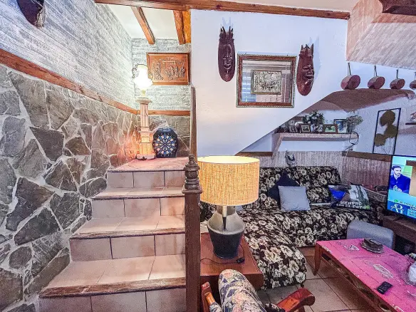 9-bedroom Semi In Sax, Spain (278 M²)