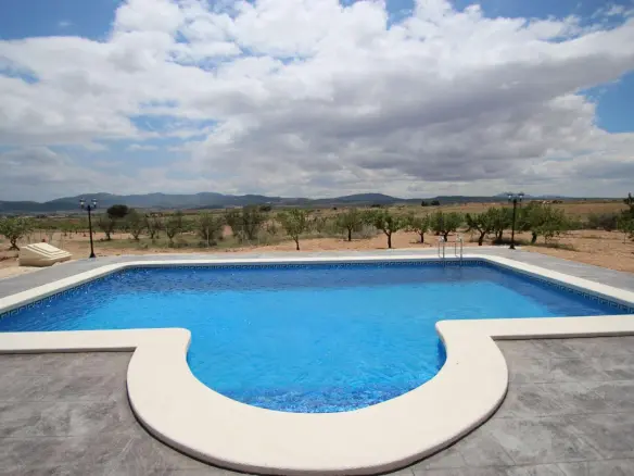 4-bedroom Detached Villa In Pinoso, Spain (150 M²)