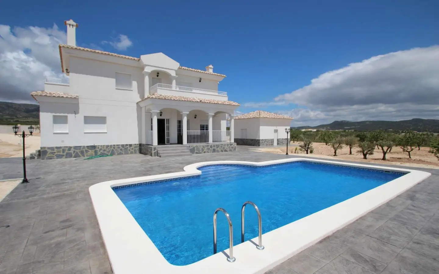 4-bedroom Detached Villa In Pinoso, Spain (150 M²)