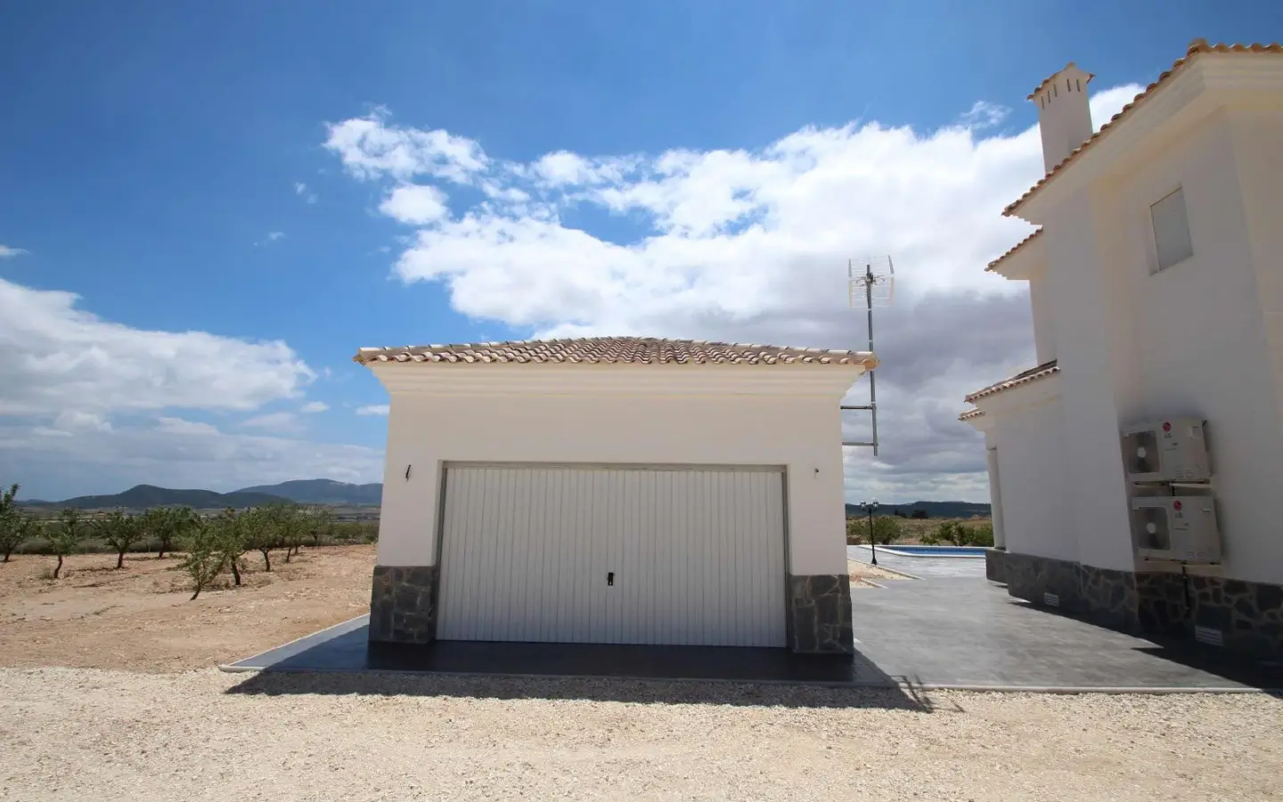 4-bedroom Detached Villa In Pinoso, Spain (150 M²)