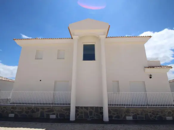 4-bedroom Detached Villa In Pinoso, Spain (150 M²)