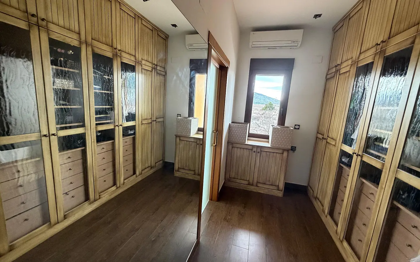 2-bedroom Country House In Yecla, Spain (188 M²)