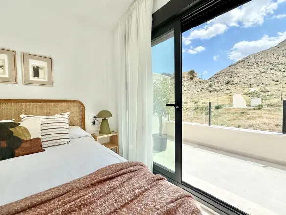 3-bedroom Detached Villa In Cox, Spain (81 M²)