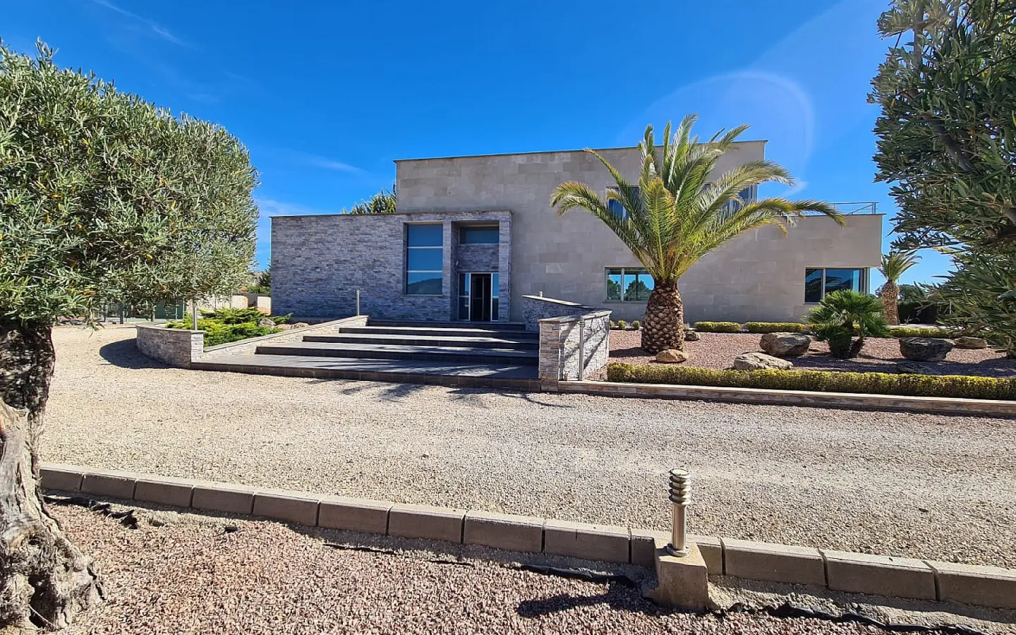 5-bedroom Detached Villa In Yecla, Spain (332 M²)