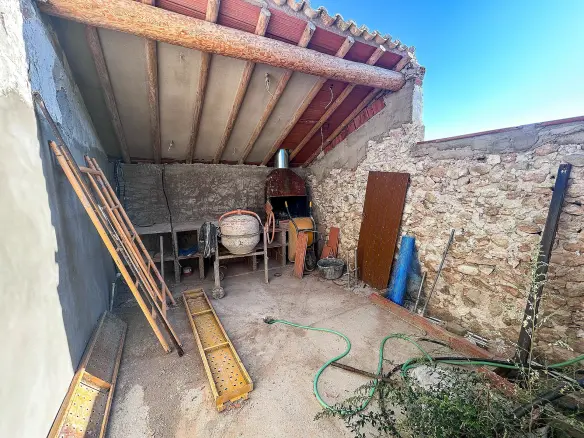 2-bedroom Country House In Elda, Spain (180 M²)