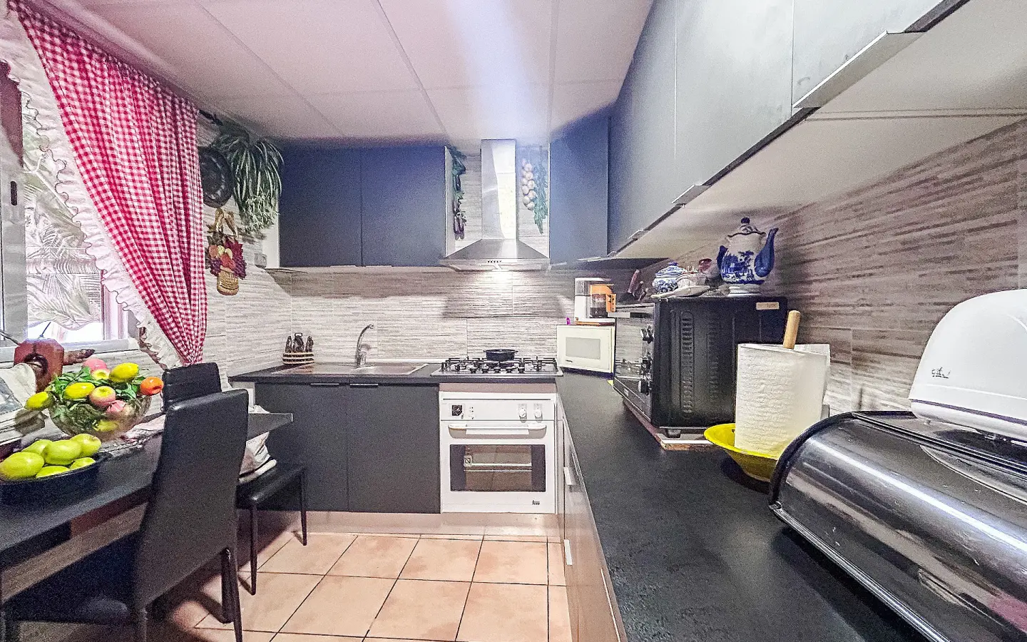 9-bedroom Semi In Sax, Spain (278 M²)