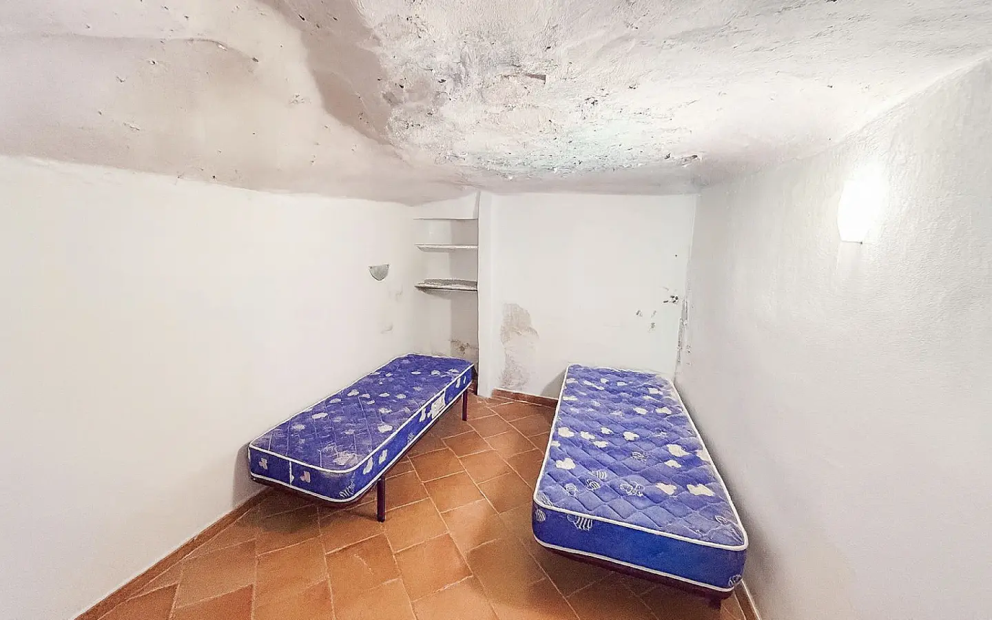 4-bedroom Cave House In Casas Del Señor, Spain (250 M²)