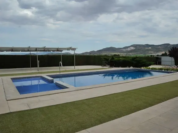 5-bedroom Detached Villa In Yecla, Spain (332 M²)