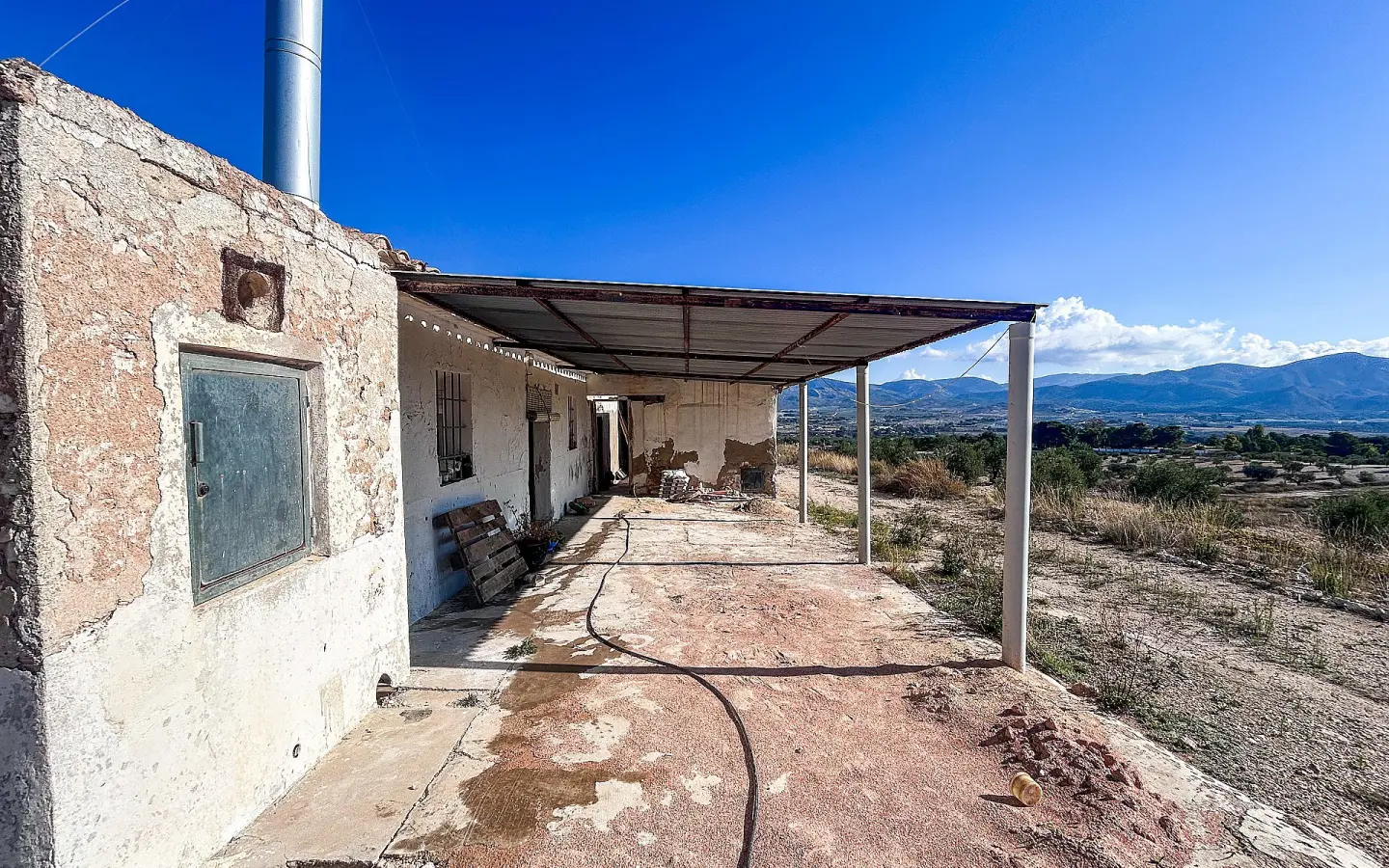 2-bedroom Country House In Elda, Spain (180 M²)