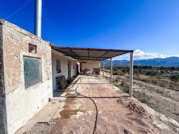2-bedroom Country House In Elda, Spain (180 M²)