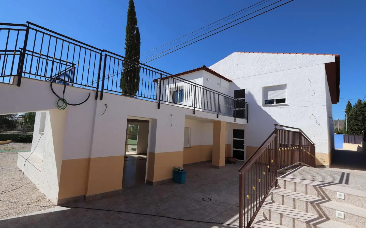 11-bedroom Commercial In Fortuna, Spain (500 M²)