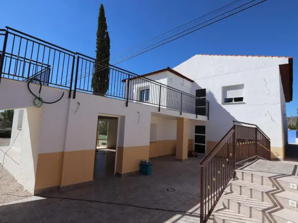 11-bedroom Commercial In Fortuna, Spain (500 M²)