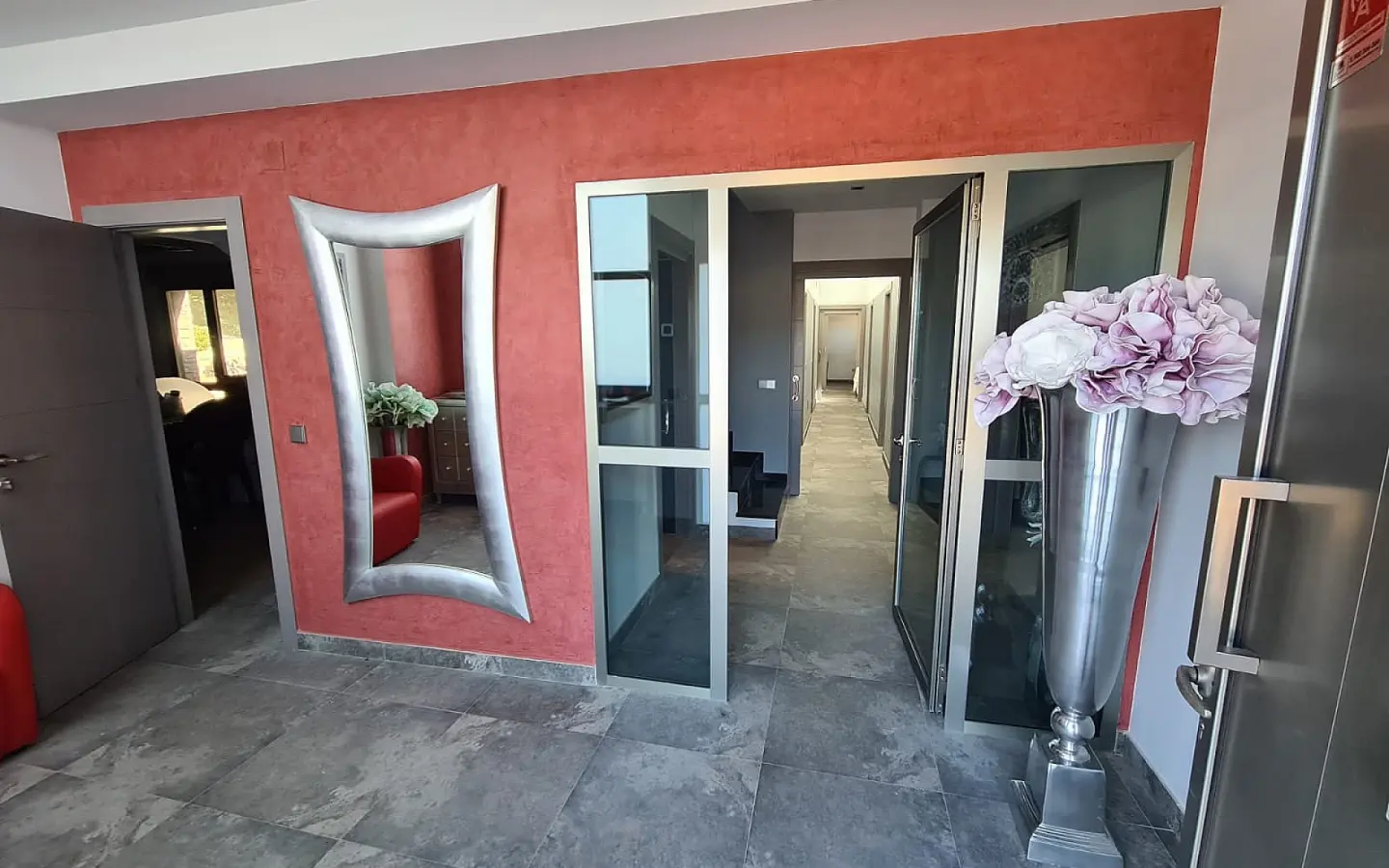 5-bedroom Detached Villa In Yecla, Spain (332 M²)
