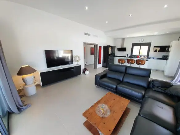 3-bedroom Detached Villa In Pinoso, Spain (215 M²)