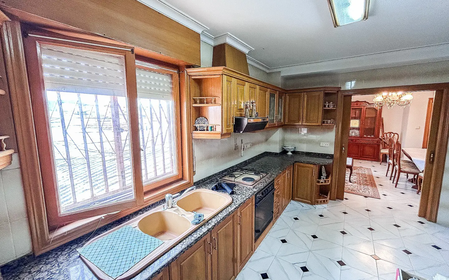 6-bedroom Restoration Project In Monovar, Spain (250 M²)