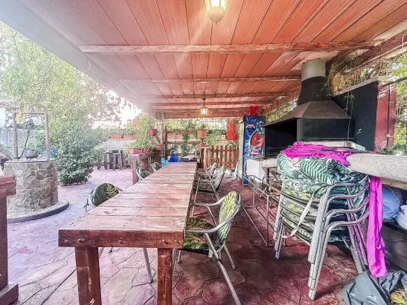 9-bedroom Semi In Sax, Spain (278 M²)