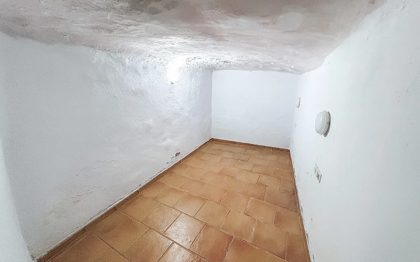 4-bedroom Cave House In Casas Del Señor, Spain (250 M²)