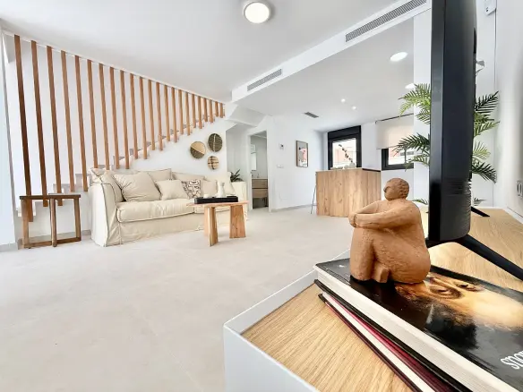 3-bedroom Detached Villa In Cox, Spain (81 M²)