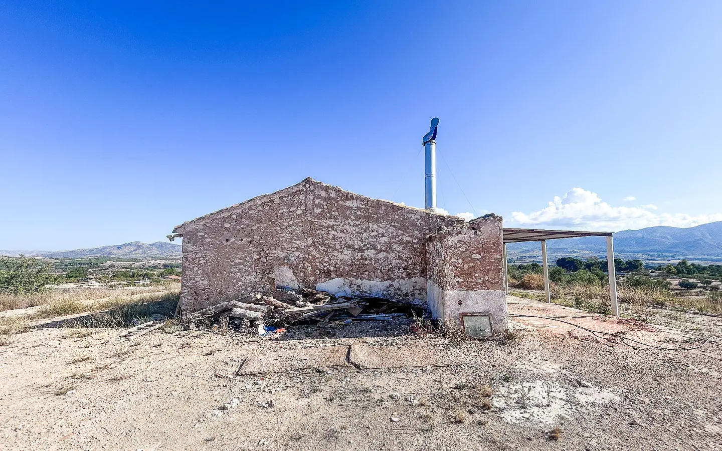 2-bedroom Country House In Elda, Spain (180 M²)