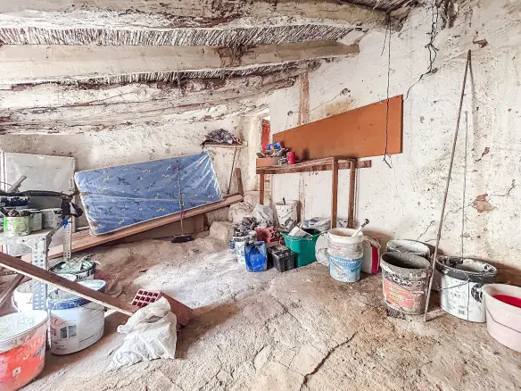 4-bedroom Townhouse In Onil, Spain (160 M²)