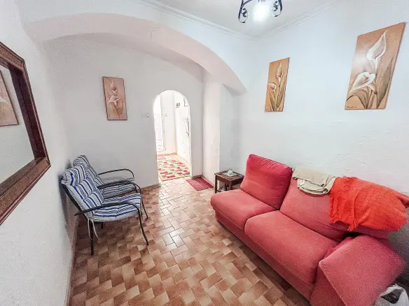 4-bedroom Townhouse In Onil, Spain (160 M²)