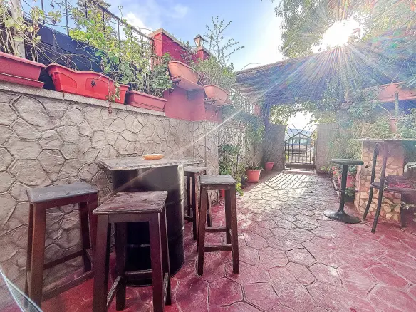 9-bedroom Semi In Sax, Spain (278 M²)