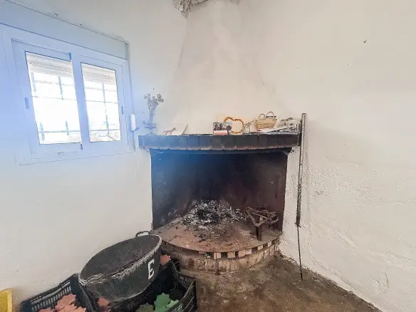 2-bedroom Country House In Elda, Spain (180 M²)