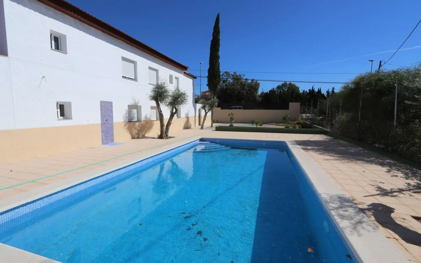 11-bedroom Commercial In Fortuna, Spain (500 M²)