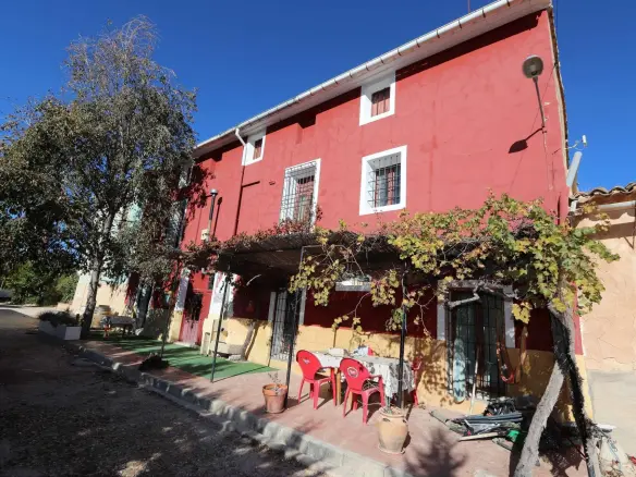 10-bedroom Commercial In Pinoso, Spain (700 M²)