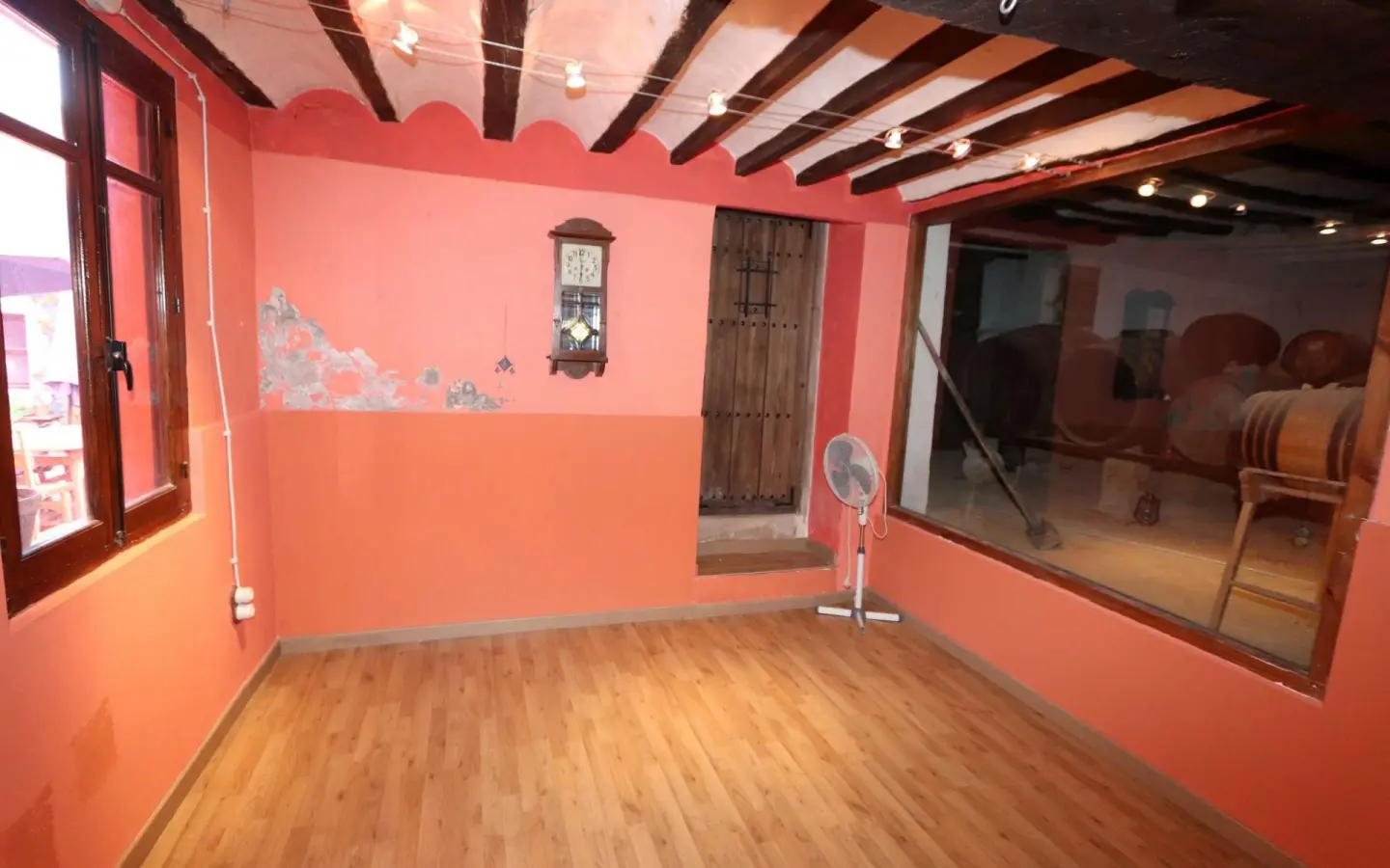10-bedroom Commercial In Pinoso, Spain (700 M²)