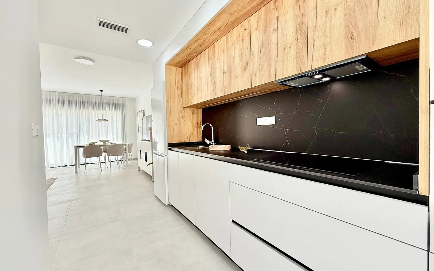 3-bedroom Detached Villa In Cox, Spain (81 M²)