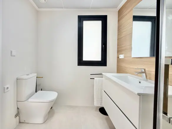 3-bedroom Detached Villa In Cox, Spain (81 M²)