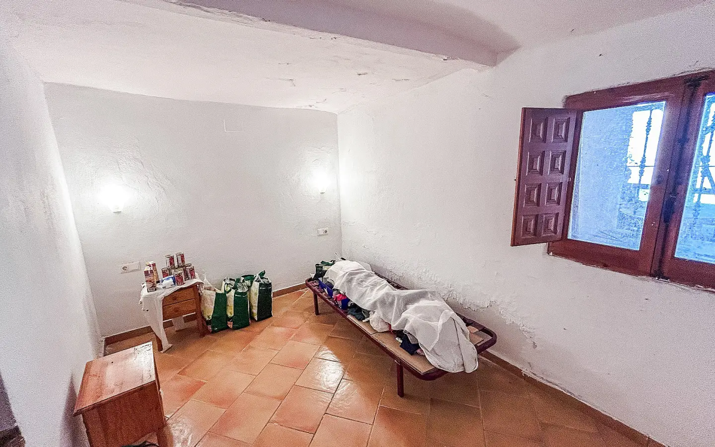 4-bedroom Cave House In Casas Del Señor, Spain (250 M²)