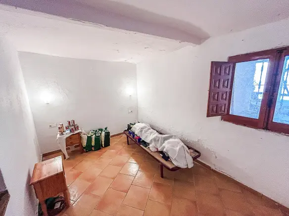 4-bedroom Cave House In Casas Del Señor, Spain (250 M²)