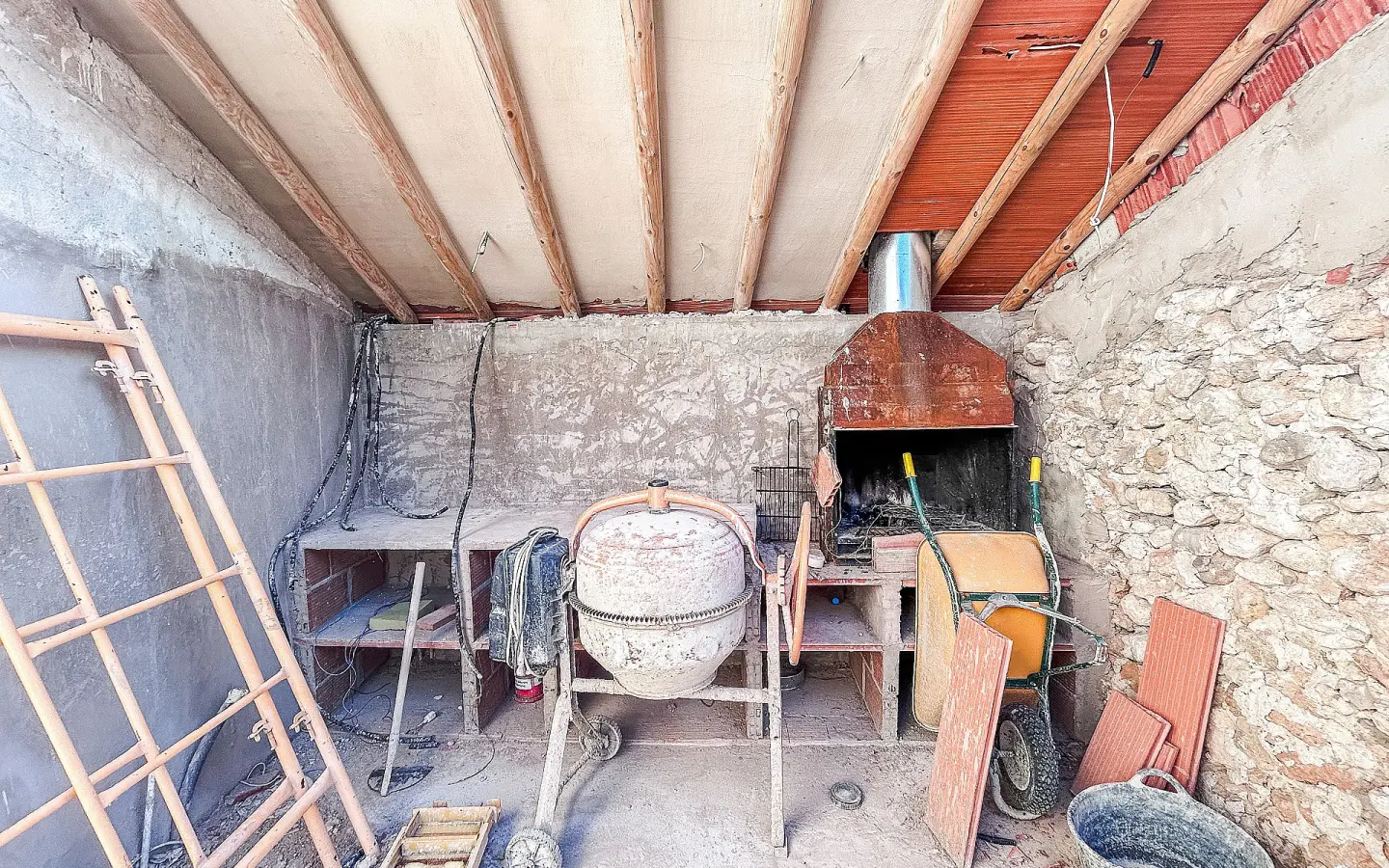 2-bedroom Country House In Elda, Spain (180 M²)