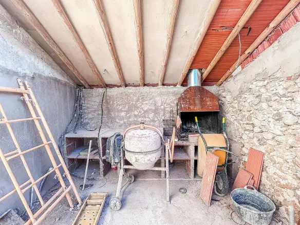 2-bedroom Country House In Elda, Spain (180 M²)