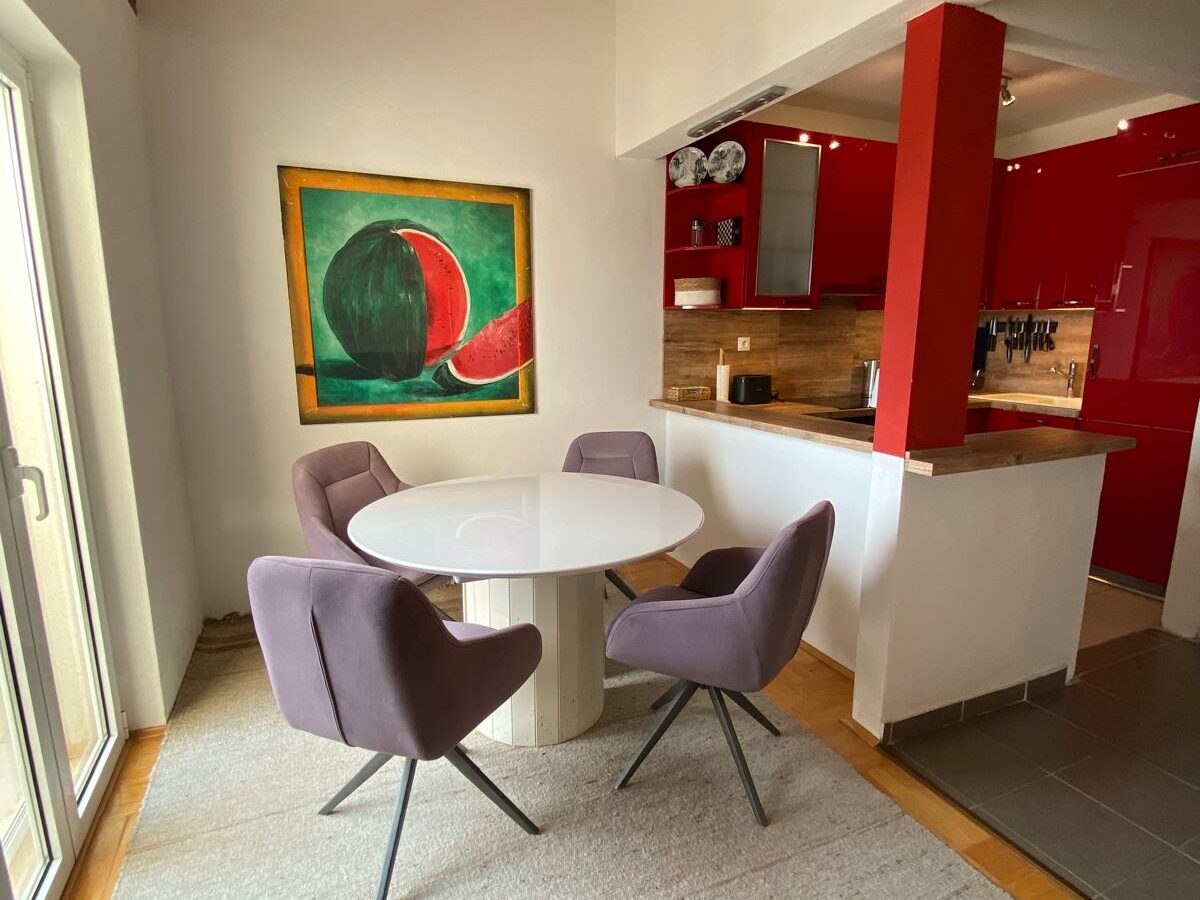 Brač Region: 3-bedroom Apartment 110 Meters From Sea