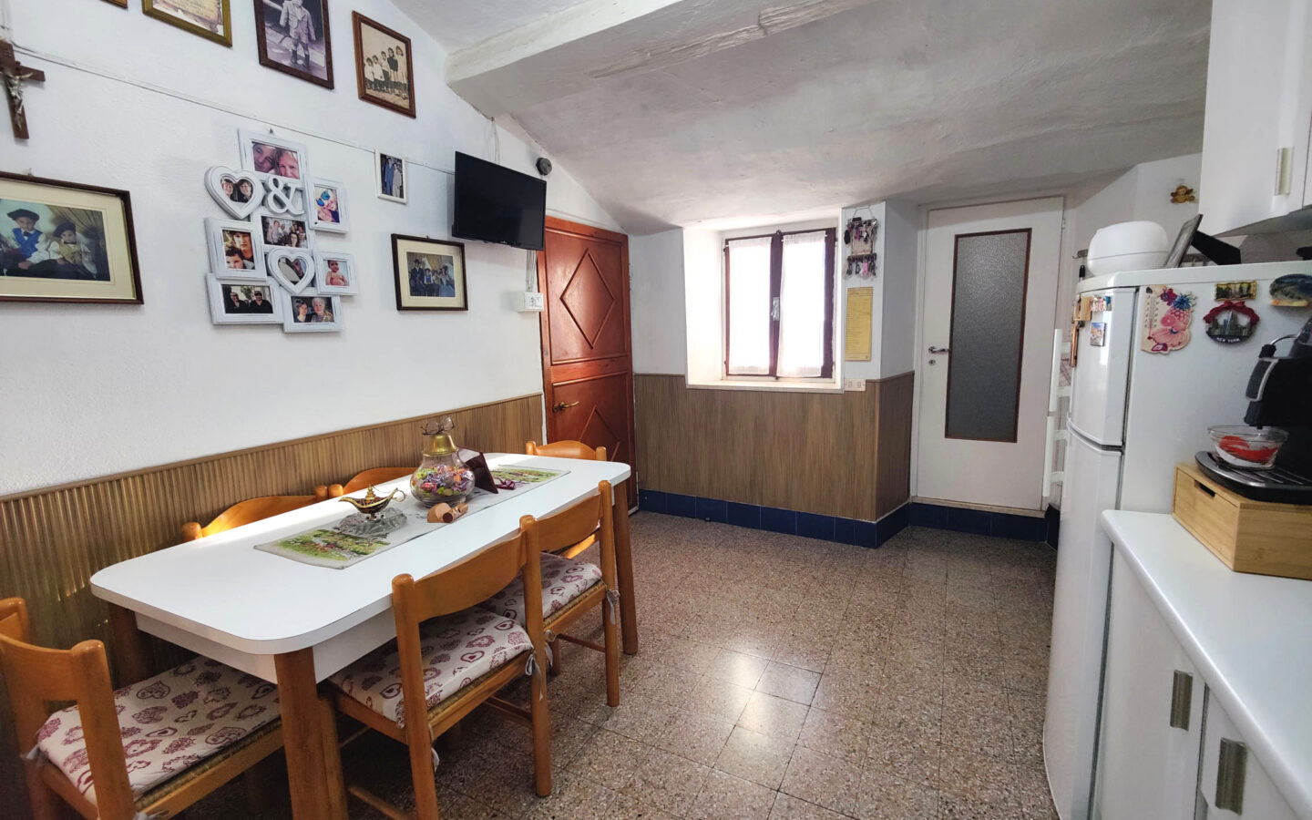 B65 Two-bedroom Apartment With Scenic Terrace In Ospedaletti