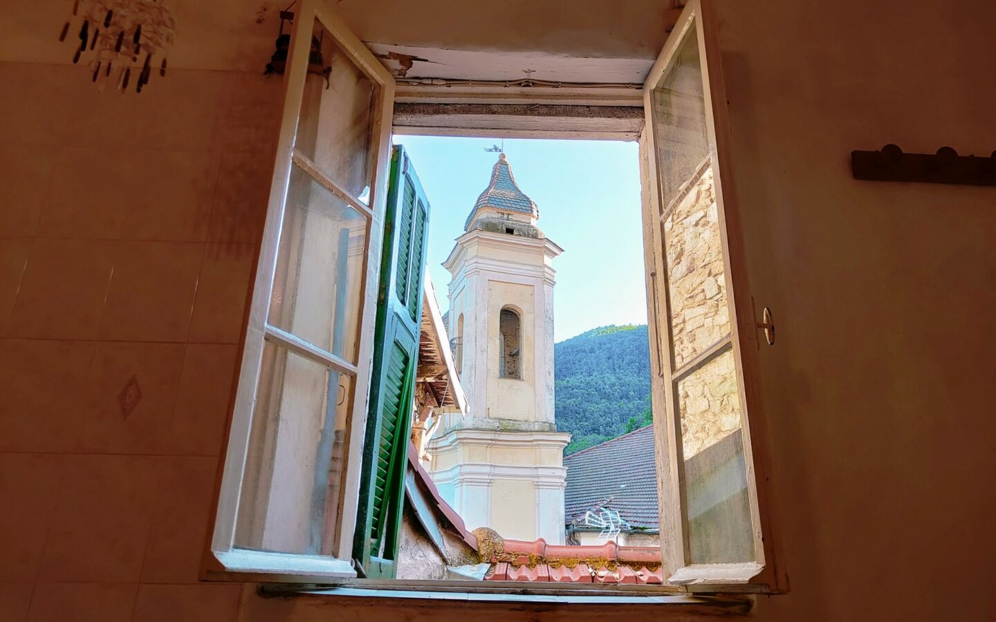 Tr64 Historic Townhouse In Central Ceriana With Unique Features