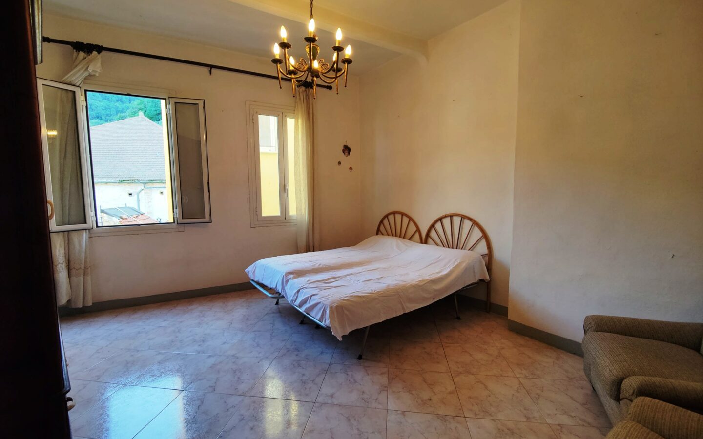 Tr64 Historic Townhouse In Central Ceriana With Unique Features